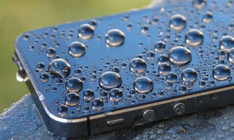 iPhone SE после воды
